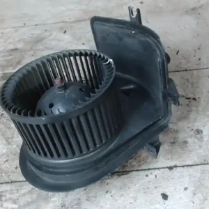 VW POLO III. 94-99 Fűtőmotor klímás bontott alkatrész Ingyenes szállítás