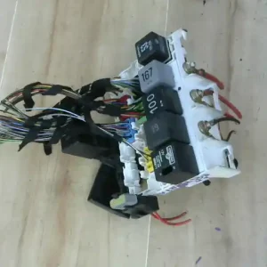 Biztonságos fizetés VW POLO III. 94-99 Relé csatlakozórelétartó bontott alkatrész