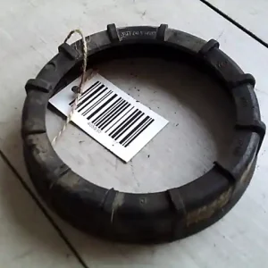 Kedvezmény VW POLO III. 94-99 üzemanyag szivattyú befogató műanyag anya bontott alkatrész