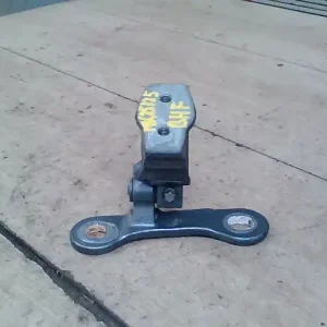 Vásárlói kedvenc OPEL VECTRA C 01-05 Bal hátsó felső ajtózsanér 4 ajtós bontott alkatrész