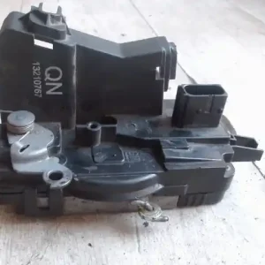 Vásárlói kedvenc OPEL Vectra C 2005.09.01-2008.08.31 Bal első ajtó zárszerkezet központi záras kombi bontott alkatrész