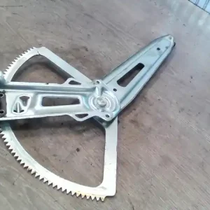 Vedd meg online OPEL Zafira 98.09.01-05.08.31 Jobb hátsó ablakemelő szerkezet bontott alkatrész