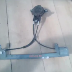 Gyors kiszállítás PEUGEOT 106 91-96 Bal hátsó ablakemelő szerkezet mechanikus 5 ajtós bontott alkatrész