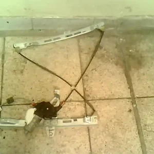 Árengedmény PEUGEOT 206 Bal első ablakemelő szerkezet elektromos bontott alkatrész