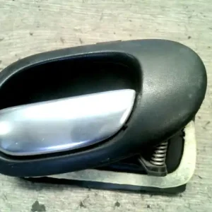 Akciós ár PEUGEOT 206 Jobb első belső kilincs kombi bontott alkatrész