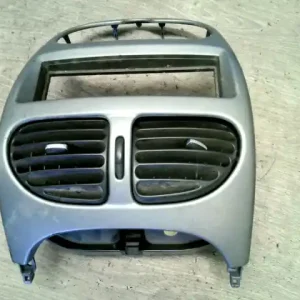 Akció PEUGEOT 206 Középső szellőző kombi bontott alkatrész