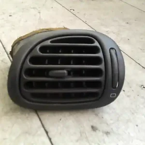 Utolsó esély PEUGEOT 206 Szellőző jobb bontott alkatrész