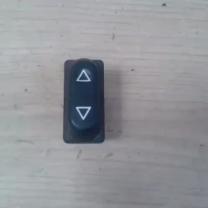 Végkiárusítás PEUGEOT 306 93-97 Jobb első ablakemelő kapcsoló bontott alkatrész