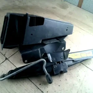 Akciós ár PEUGEOT 306 97-02 Autóemelő + tartó bontott alkatrész