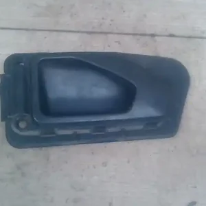 Ajánlat PEUGEOT 306 97-02 Bal első belső kilincs 5 ajtós bontott alkatrész