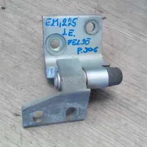 Azonnal elérhető PEUGEOT 306 97-02 Jobb első felső ajtózsanér bontott alkatrész