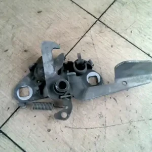 Utolsó esély PEUGEOT 306 97-02 Motorháztető zár bontott alkatrész