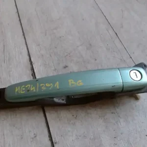 Alacsony ár PEUGEOT 307 01-05 Bal első külső kilincs 5 ajtós dugózárral bontott alkatrész