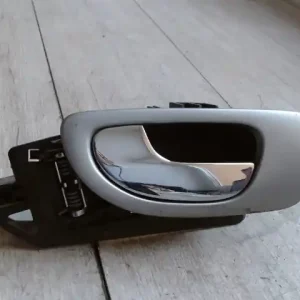 Szuper akció PEUGEOT 307 01-05 Bal hátsó belső kilincs 5 ajtós bontott alkatrész