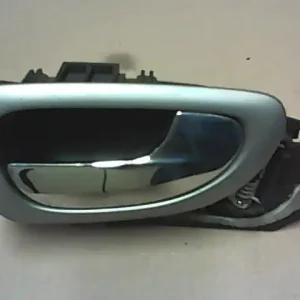 Vedd meg most PEUGEOT 307 01-05 Jobb első belső kilincs bontott alkatrész