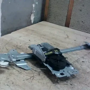 Vedd meg most PEUGEOT 307 01-05 Jobb hátsó ablakemelő szerkezet elektromos kombi bontott alkatrész