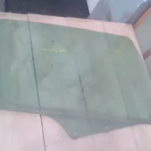 Árengedmény PEUGEOT 307 01-05 Jobb hátsó ajtóüveg 5 ajtós bontott alkatrész