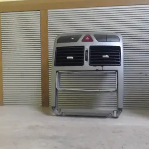 Vedd meg most PEUGEOT 307 01-05 Középkonzol keret bontott alkatrész