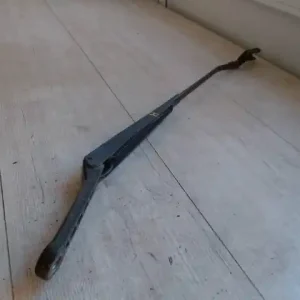 Azonnal elérhető PEUGEOT 308 07.09-11.04 Ablaktörlő kar bal első bontott alkatrész