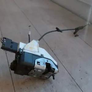 Azonnali szállítás PEUGEOT 308 07.09-11.04 Jobb első ajtó zárszerkezet központizáras 5 ajtós bontott alkatrész