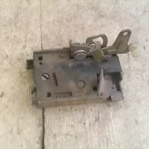 Árcsökkenés PEUGEOT 309 Bal hátsó ajtó zárszerkezet mechanikus bontott alkatrész