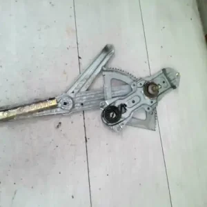 Szuper akció PEUGEOT 309 Jobb első ablakemelő szerkezet mechanikus bontott alkatrész