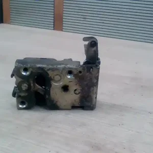 Akció PEUGEOT 405 Bal első ajtó zárszerkezet mechanikus bontott alkatrész