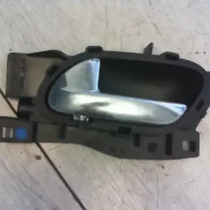 Árengedmény PEUGEOT 407 04-08 Bal első belső kilincs bontott alkatrész