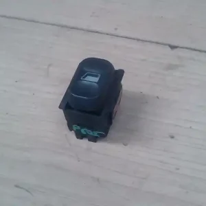 Árengedmény PEUGEOT 605 Jobb hátsó ablakemelő kapcsoló bontott alkatrész