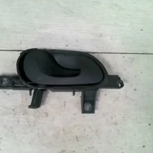 Vedd meg online PEUGEOT 806 Bal első belső kilincs bontott alkatrész