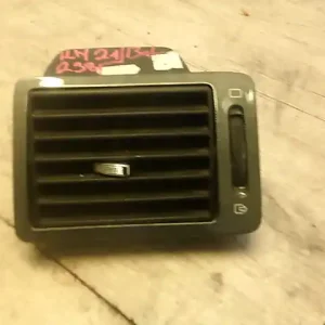 Vedd meg online PEUGEOT Expert 07.03.01- Szellőző bal bontott alkatrész