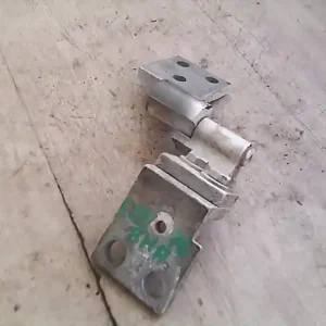 Azonnali szállítás PEUGEOT PARTNER -02 Bal hátsó alsó ajtózsanér bontott alkatrész