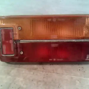 POLSKI FIAT P125 Bal hátsó lámpa 4 ajtós, sedan bontott alkatrész Ajánlat