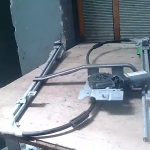 RENAULT 43A MIDLUM Bal első ablakemelő szerkezet elektromos bontott alkatrész Szuper ajánlat