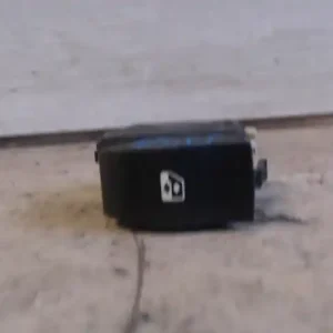 Legnépszerűbb RENAULT CLIO 01-06 Ablakemelő kapcsoló pozíció független bontott alkatrész