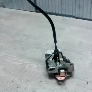 Árengedmény RENAULT CLIO 01-06 Bal első ajtó zárszerkezet mechanikus 5 ajtós bontott alkatrész