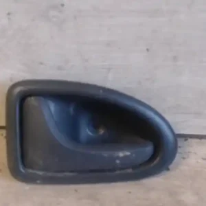 Azonnali szállítás RENAULT CLIO 01-06 Bal első belső kilincs 5 ajtós bontott alkatrész