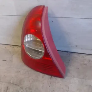 Végkiárusítás RENAULT CLIO 01-06 Bal hátsó lámpa 5 ajtós bontott alkatrész
