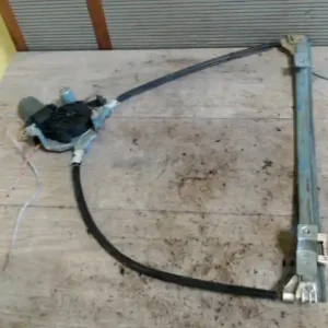 Bestseller RENAULT CLIO 01-06 Jobb első ablakemelő szerkezet elektromos 3 ajtós bontott alkatrész