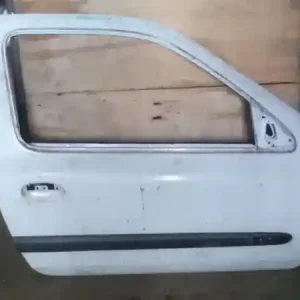Bestseller RENAULT CLIO 01-06 Jobb első ajtó. 3 ajtós bontott alkatrész