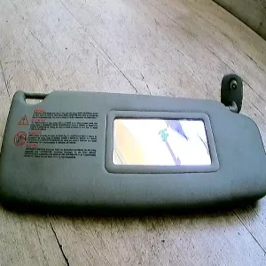 Bestseller RENAULT CLIO 01-06 Jobb napellenző bontott alkatrész