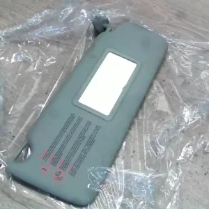 Vedd meg most RENAULT CLIO 01-06 Jobb napellenző bontott alkatrész