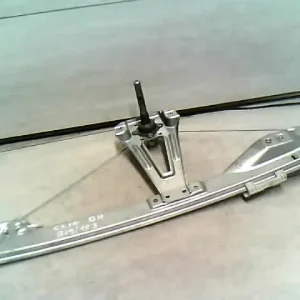 Azonnali szállítás RENAULT CLIO 06-09 Bal hátsó ablakemelő szerkezet mechanikus 4 ajtós bontott alkatrész