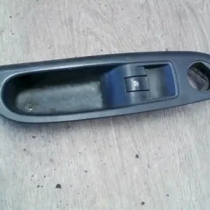 Akció RENAULT CLIO 06-09 Jobb első ablakemelő kapcsoló bontott alkatrész