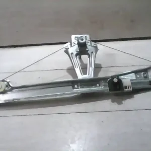 Alacsony ár RENAULT CLIO 06-09 Jobb hátsó ablakemelő szerkezet bontott alkatrész