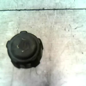 Alacsony ár RENAULT CLIO 06-09 Kiegyenlítőtartály sapka bontott alkatrész