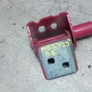 Vedd meg most RENAULT Clio 2009.01.01-2012.10.31 Bal első felső ajtózsanér kombi bontott alkatrész