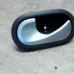 Ajánlat RENAULT Clio 2009.01.01-2012.10.31 Bal hátsó belső kilincs kombi bontott alkatrész