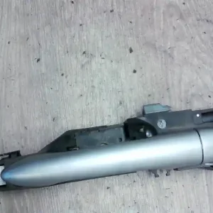 Végkiárusítás RENAULT Clio 2009.01.01-2012.10.31 Jobb hátsó külső kilincs kombi bontott alkatrész