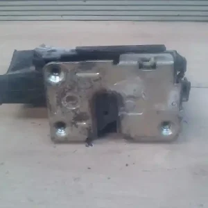 Ajánlat RENAULT CLIO 90-96 Bal első ajtó zárszerkezet központi záras 3 ajtós bontott alkatrész